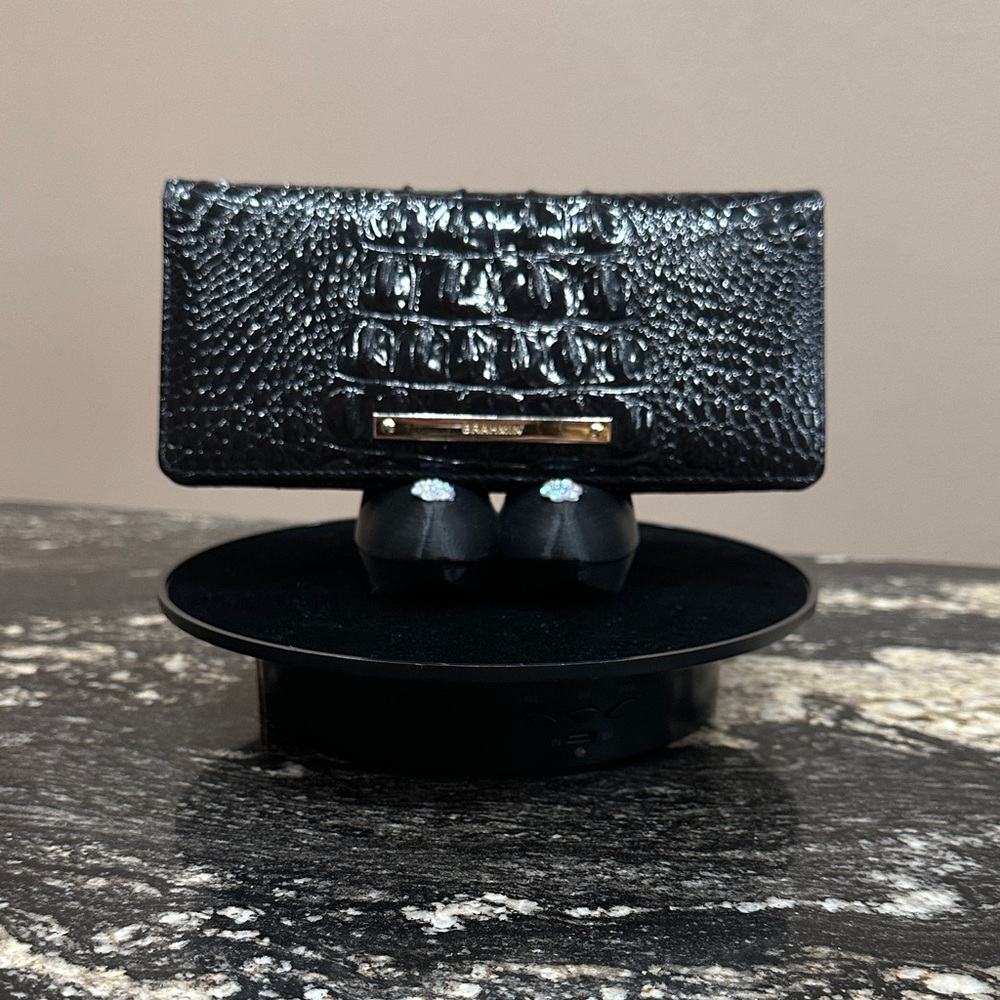 Brahmin Ady Wallet EUC in Black Alden Road